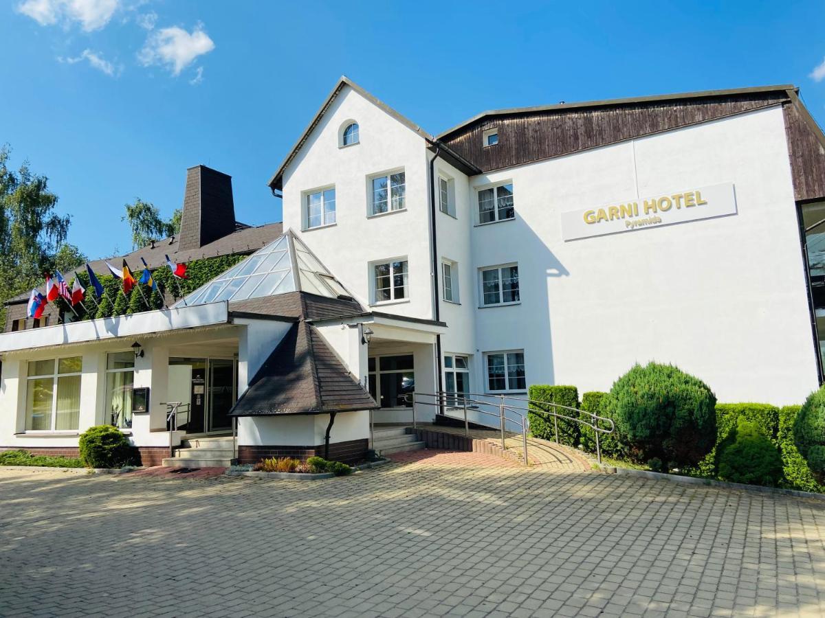 Garni Hotel Pyramida Cheb Buitenkant foto