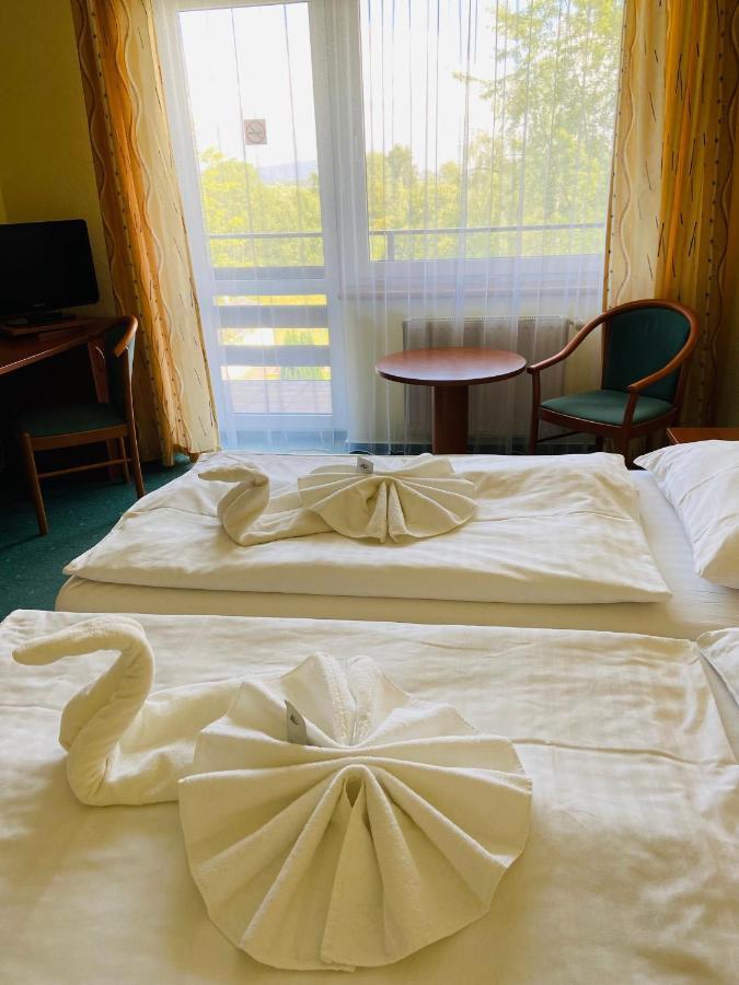 Garni Hotel Pyramida Cheb Buitenkant foto